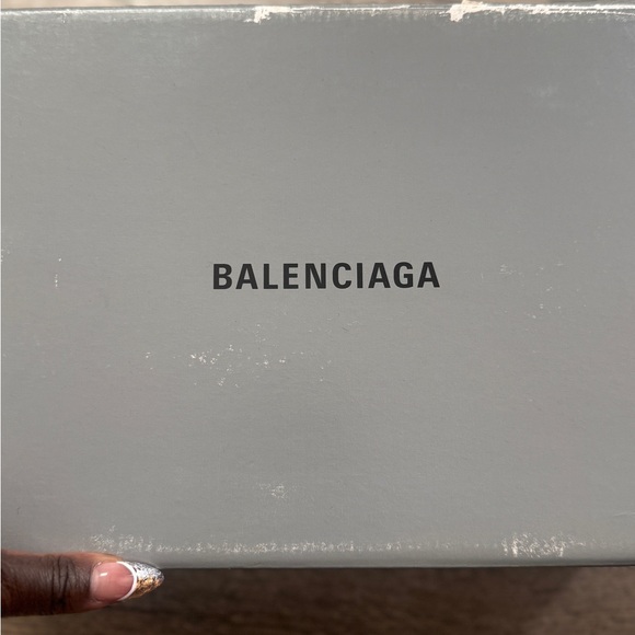 Authentic Balenciaga Speed Sneaker (Women) - Picture 2 of 7